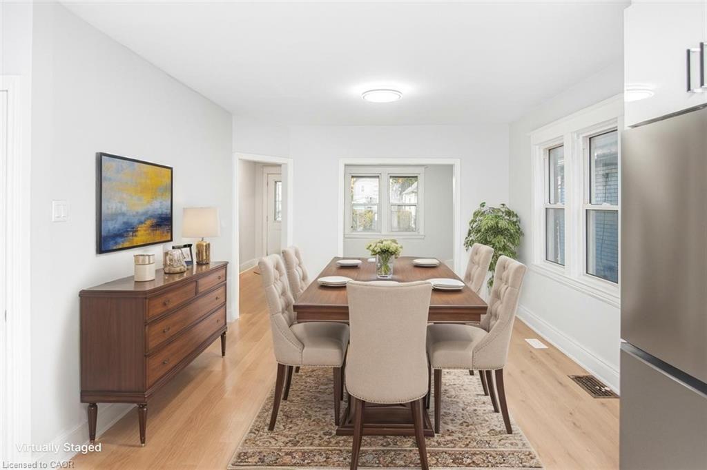 8 Leeds Street, Hamilton, ON - Indoor Photo Showing Dining Room