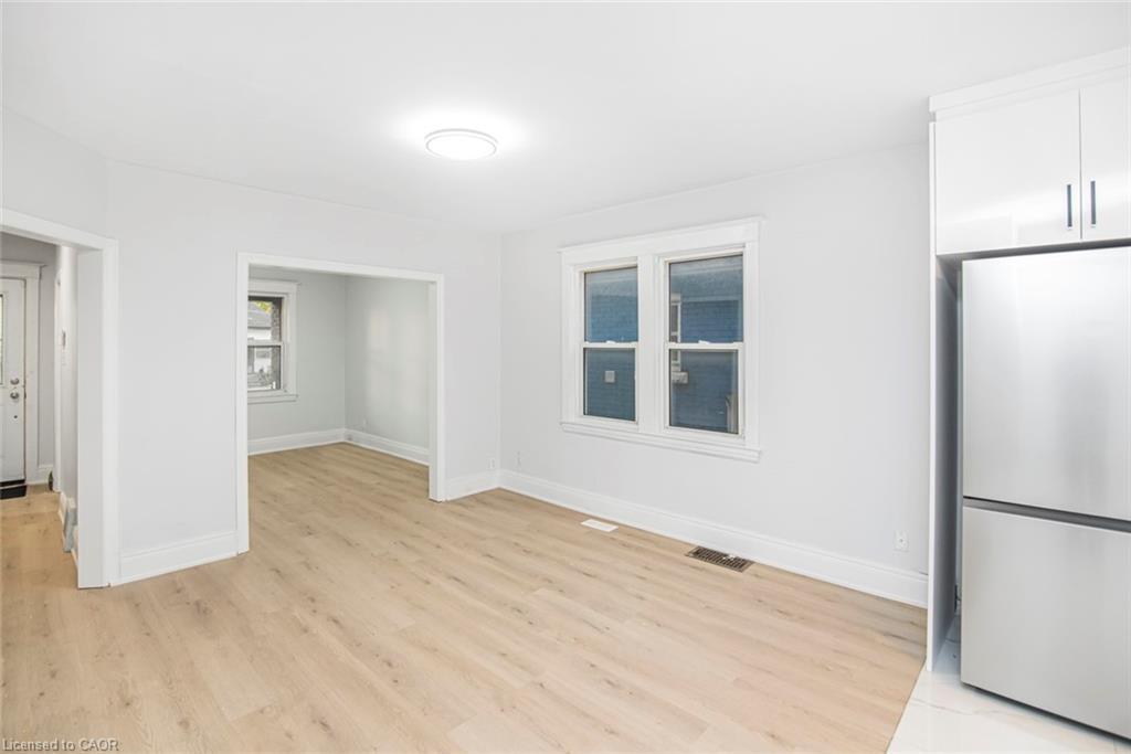 8 Leeds Street, Hamilton, ON - Indoor