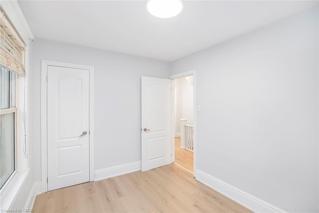 8 Leeds Street, Hamilton, ON - Indoor Photo Showing Other Room