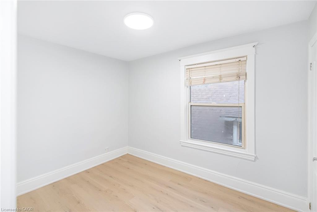 8 Leeds Street, Hamilton, ON - Indoor Photo Showing Other Room