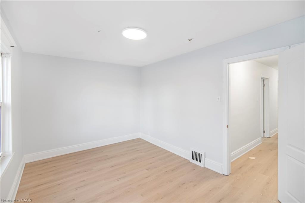 8 Leeds Street, Hamilton, ON - Indoor Photo Showing Other Room