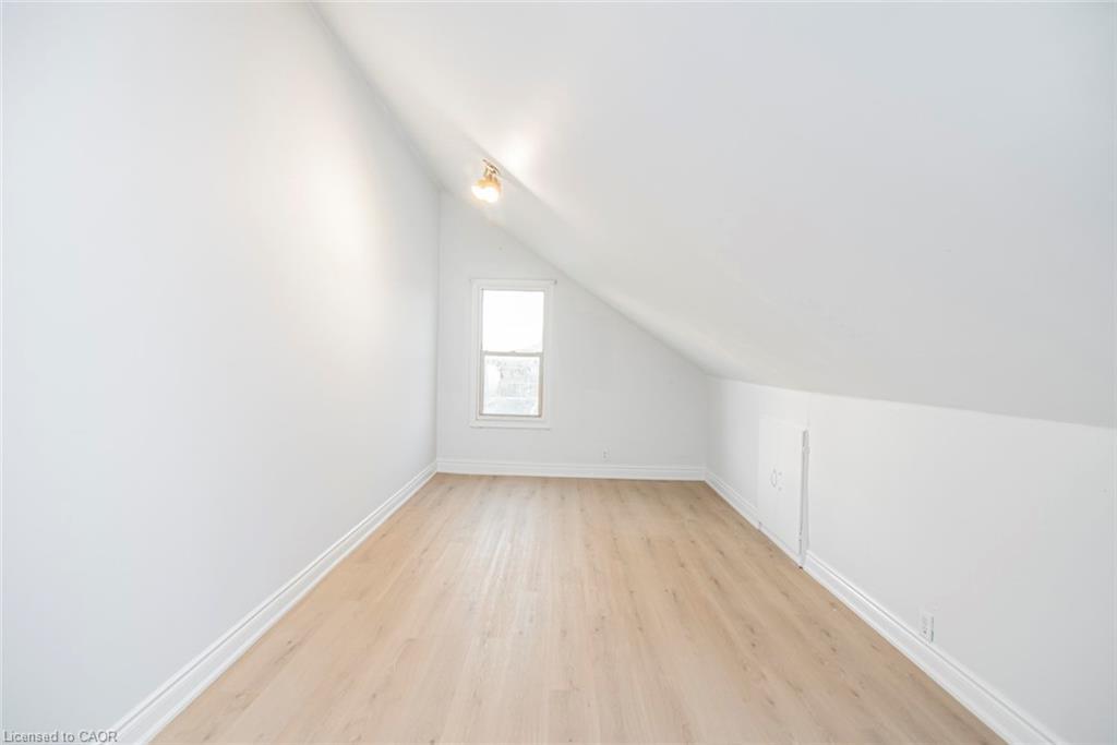 8 Leeds Street, Hamilton, ON - Indoor Photo Showing Other Room