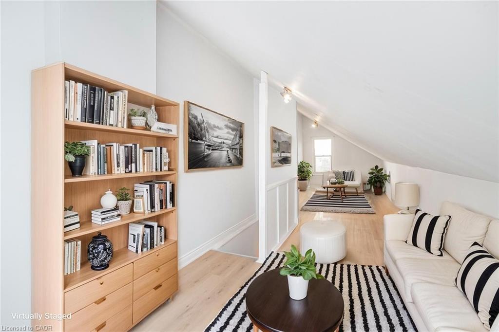 8 Leeds Street, Hamilton, ON - Indoor