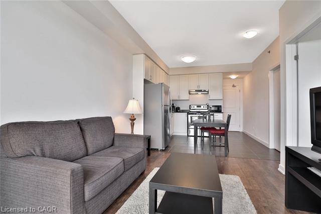 513-2486 Old Bronte Road, Oakville, ON - Indoor Photo Showing Living Room