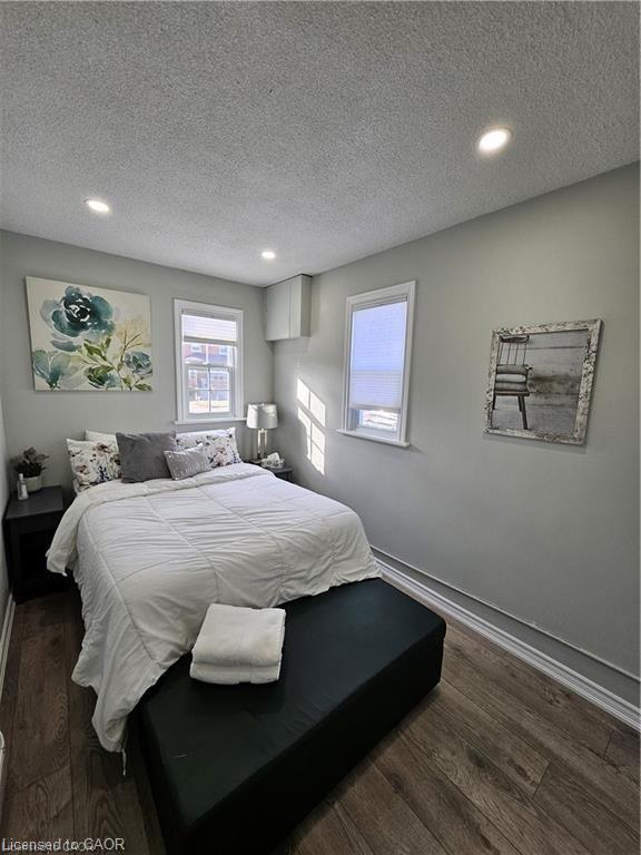 40 Concord Avenue, Hamilton, ON - Indoor Photo Showing Bedroom