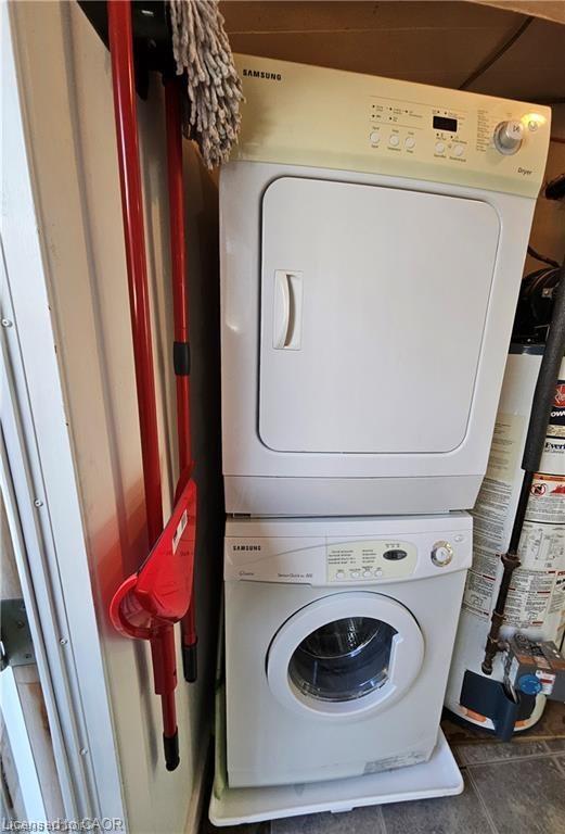 40 Concord Avenue, Hamilton, ON - Indoor Photo Showing Laundry Room