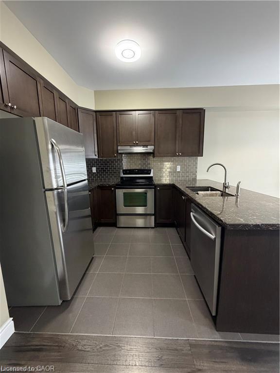 115 Bilanski Farm Road, Brantford, ON - Indoor Photo Showing Kitchen