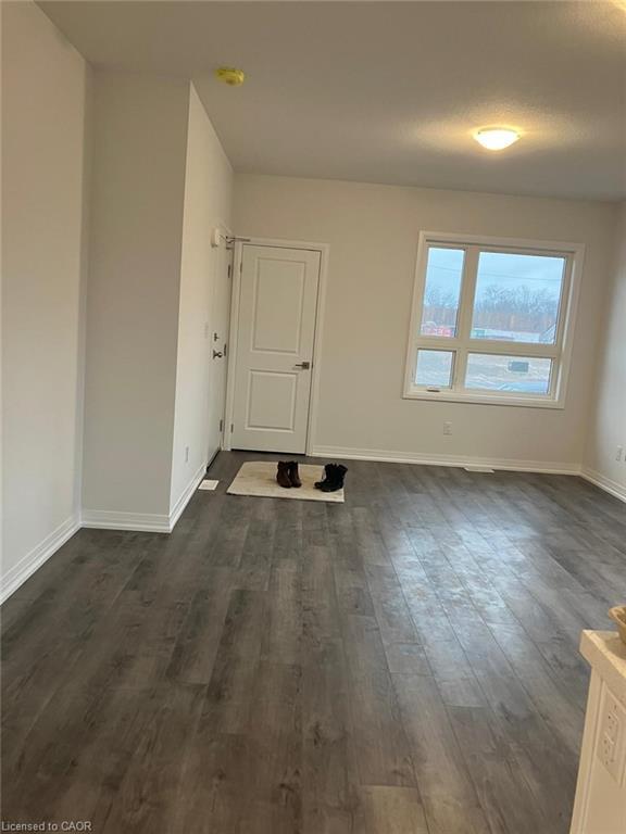 103-6705 Cropp Street, Niagara Falls, ON - Indoor Photo Showing Other Room