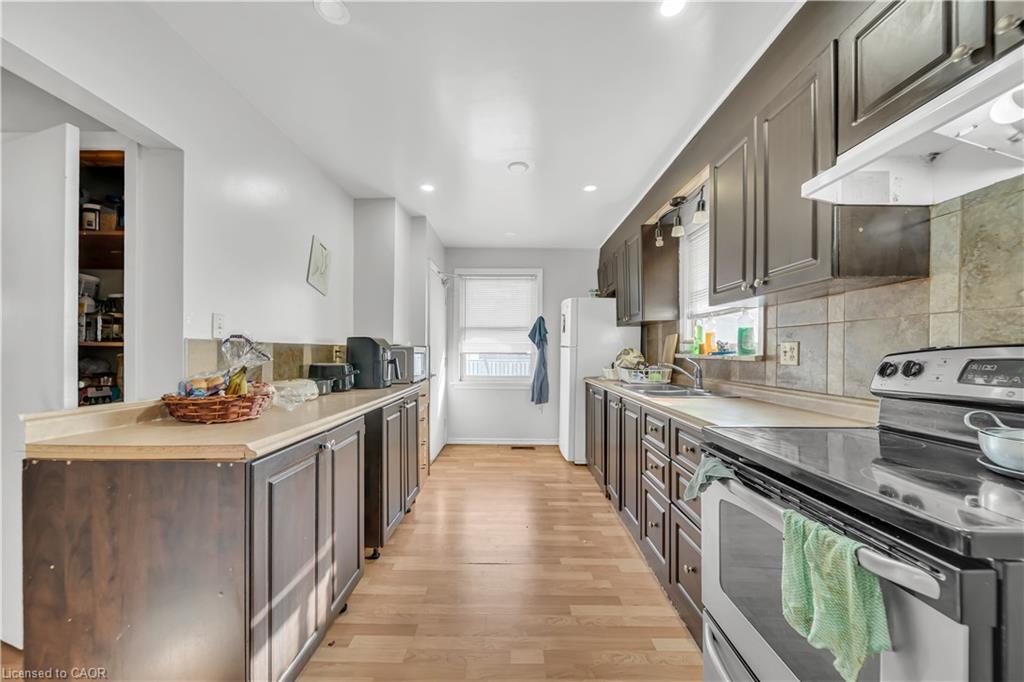 259 Franklin Street S, Kitchener, ON - Indoor Photo Showing Kitchen