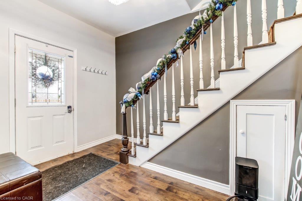 16 King Lane, Simcoe, ON - Indoor Photo Showing Other Room