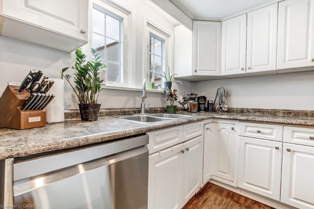 16 King Lane, Simcoe, ON - Indoor Photo Showing Kitchen With Double Sink