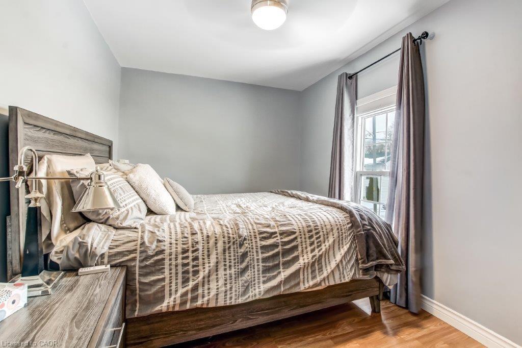 16 King Lane, Simcoe, ON - Indoor Photo Showing Bedroom