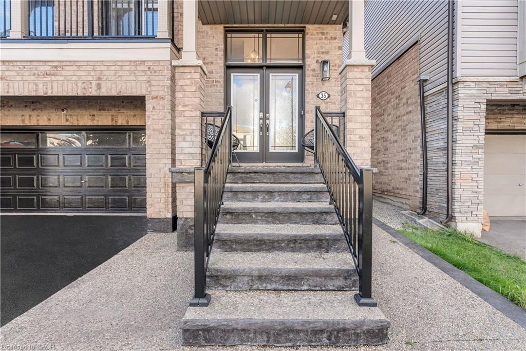 35 Bedrock Drive, Stoney Creek, ON -