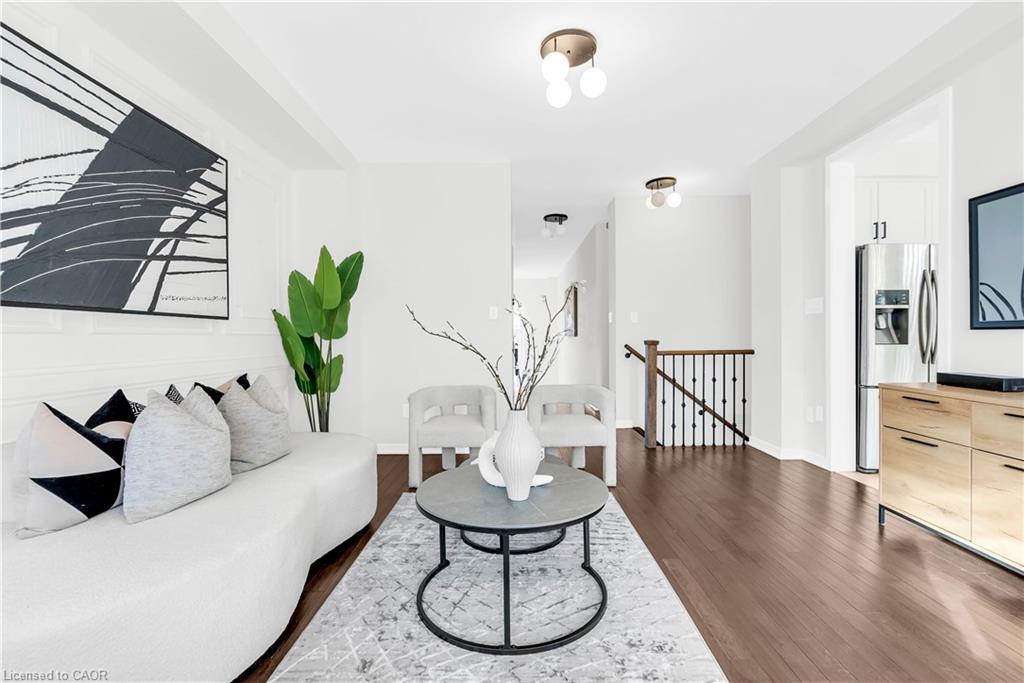 35 Bedrock Drive, Stoney Creek, ON - Indoor Photo Showing Living Room