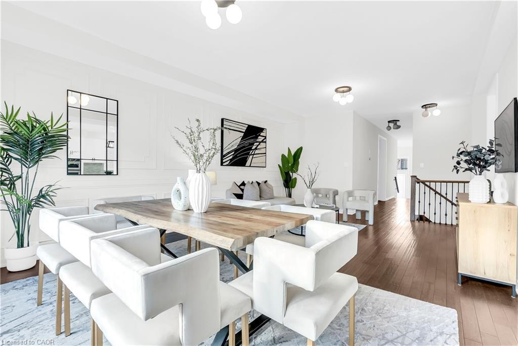 35 Bedrock Drive, Stoney Creek, ON - Indoor Photo Showing Living Room
