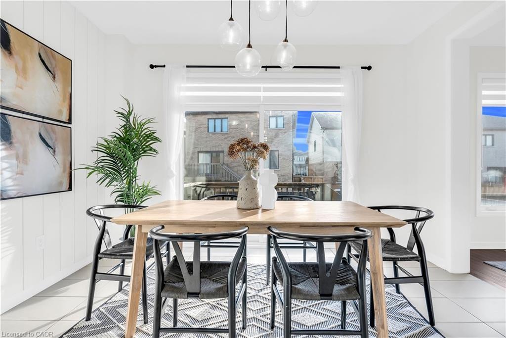 35 Bedrock Drive, Stoney Creek, ON - Indoor Photo Showing Dining Room