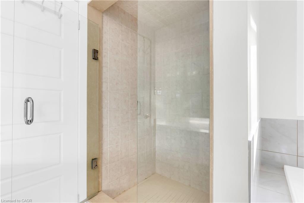 35 Bedrock Drive, Stoney Creek, ON - Indoor Photo Showing Bathroom