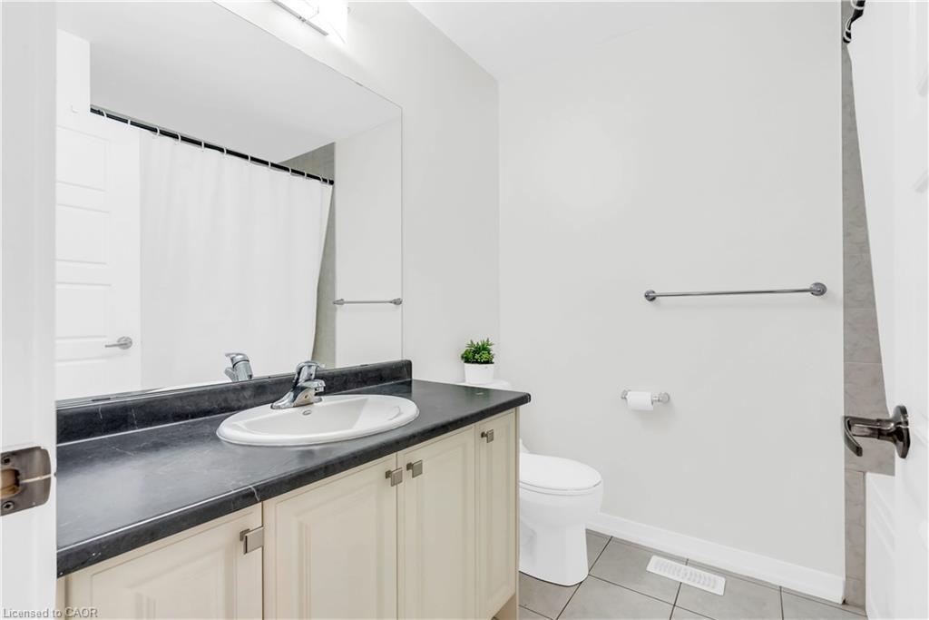 35 Bedrock Drive, Stoney Creek, ON - Indoor Photo Showing Bathroom