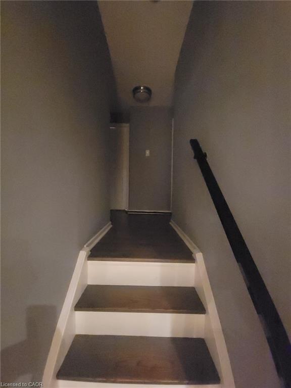 5486 Hixon Avenue, Burlington, ON - Indoor Photo Showing Other Room