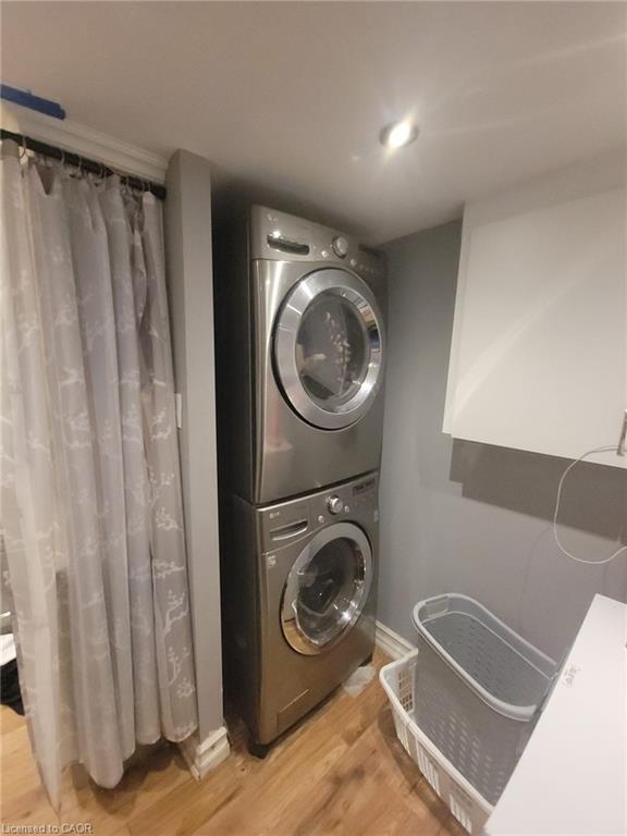 5486 Hixon Avenue, Burlington, ON - Indoor Photo Showing Laundry Room