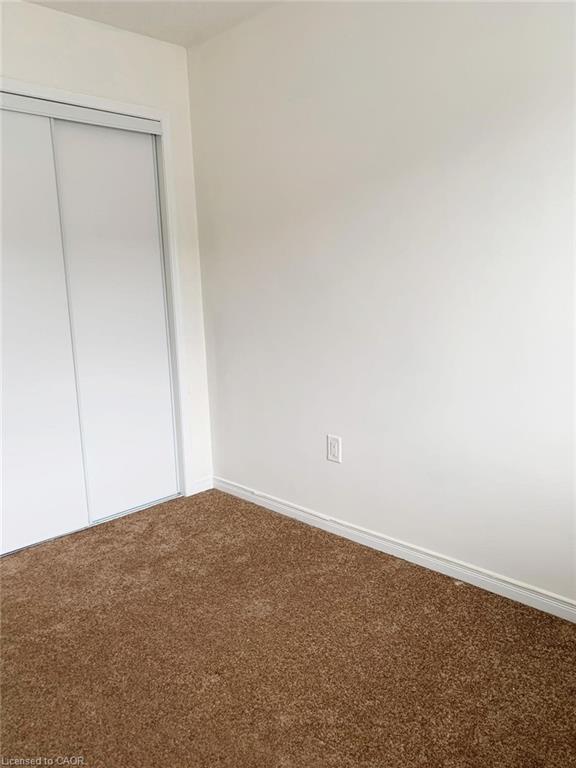 18 Longboat Run W, Brantford, ON - Indoor Photo Showing Other Room