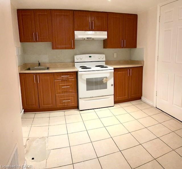7053 Bonnie Street, Niagara Falls, ON - Indoor Photo Showing Kitchen