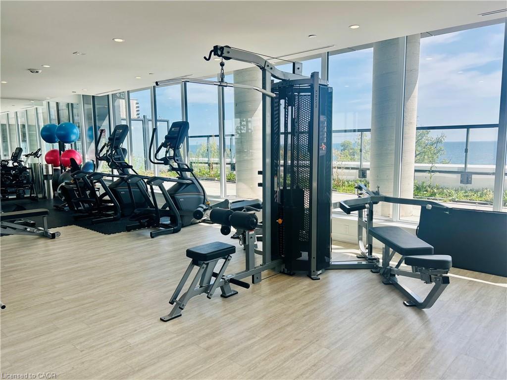 309-370 Martha Street, Burlington, ON - Indoor Photo Showing Gym Room