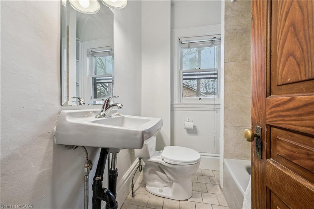 240 Paisley Street, Guelph, ON - Indoor Photo Showing Bathroom