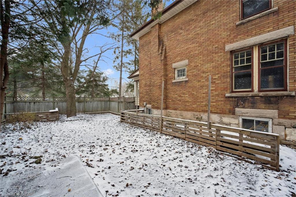 240 Paisley Street, Guelph, ON - Outdoor