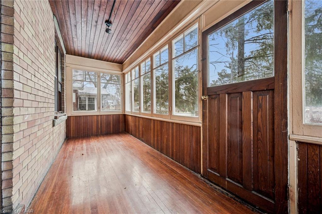 240 Paisley Street, Guelph, ON - Indoor Photo Showing Other Room