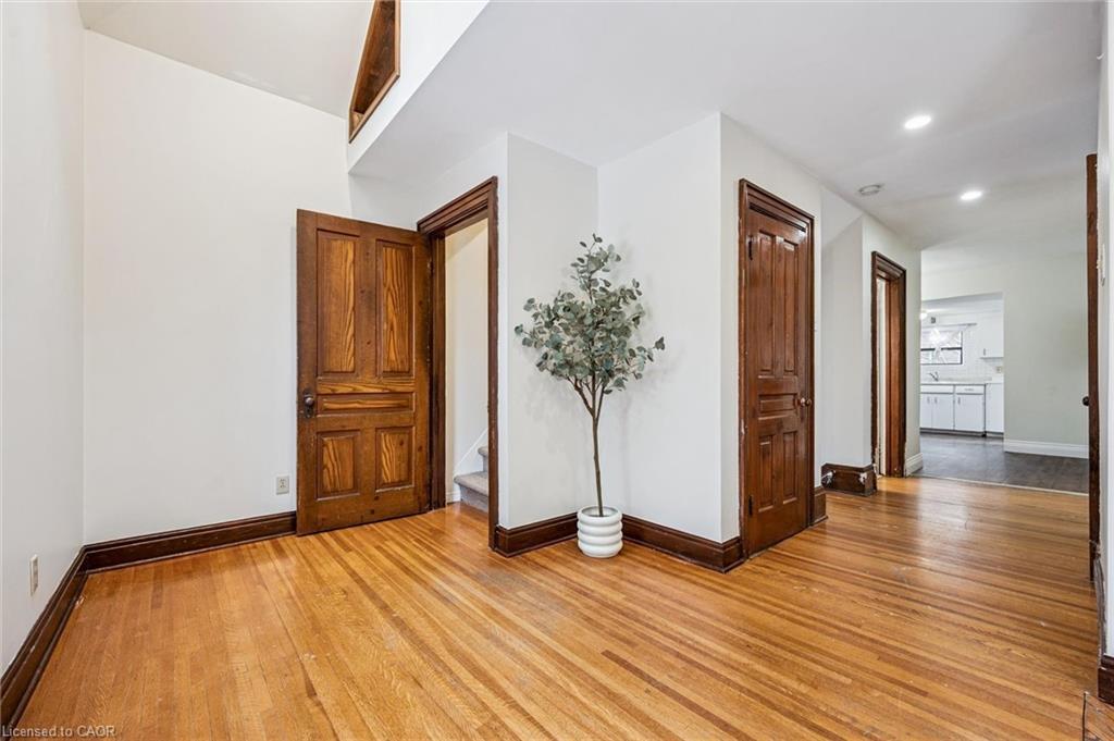 240 Paisley Street, Guelph, ON - Indoor Photo Showing Other Room
