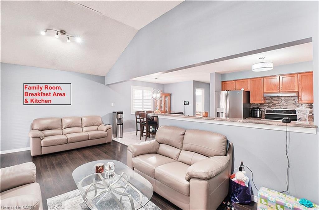 112 Hollyridge Crescent, Kitchener, ON - Indoor Photo Showing Living Room