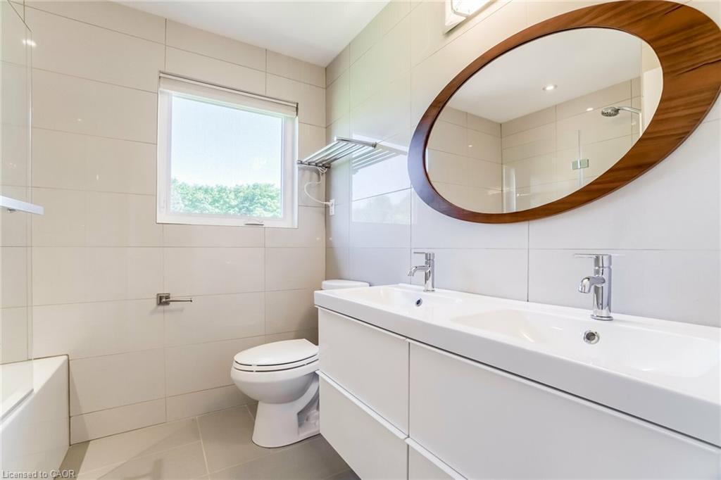 9 Elite Road, Caledon, ON - Indoor Photo Showing Bathroom