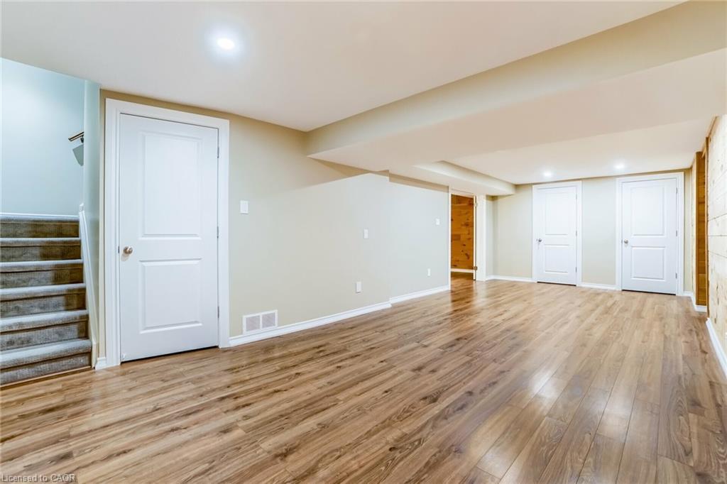 9 Elite Road, Caledon, ON - Indoor Photo Showing Other Room