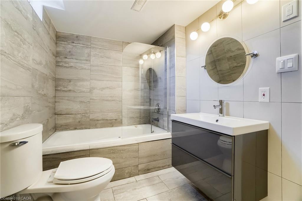 9 Elite Road, Caledon, ON - Indoor Photo Showing Bathroom