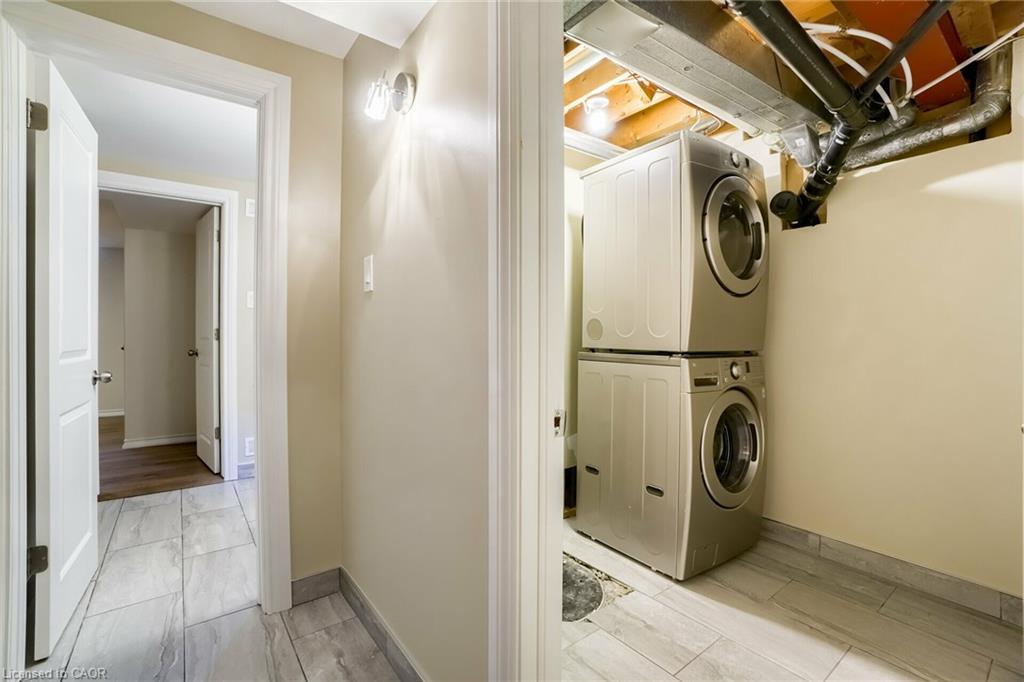 9 Elite Road, Caledon, ON - Indoor Photo Showing Laundry Room