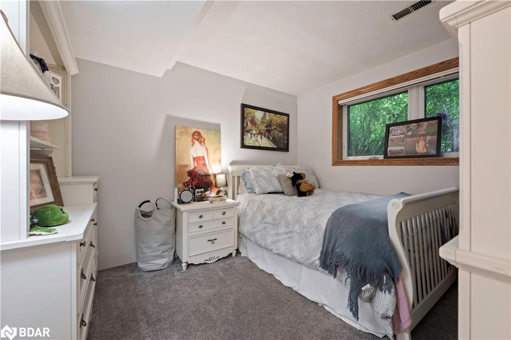 246044 County Rd 16 Road, Mono, ON - Indoor Photo Showing Bedroom