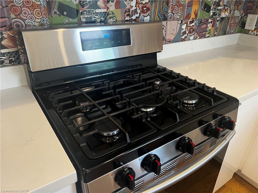 2-158 Wellington Street S, Hamilton, ON - Indoor Photo Showing Kitchen