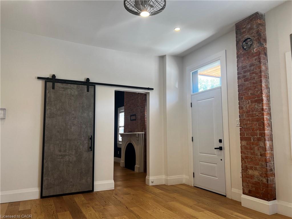 2-158 Wellington Street S, Hamilton, ON - Indoor Photo Showing Other Room