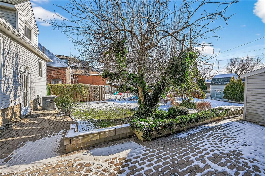 518 Britannia Avenue, Hamilton, ON - Outdoor