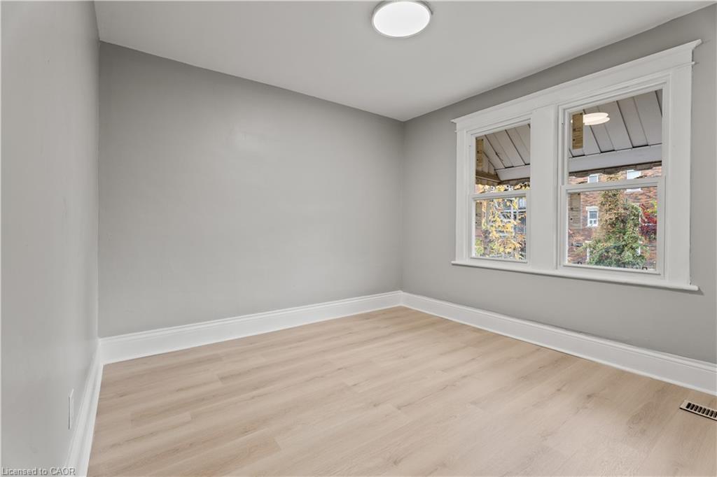 88 Gage Avenue S, Hamilton, ON - Indoor Photo Showing Other Room