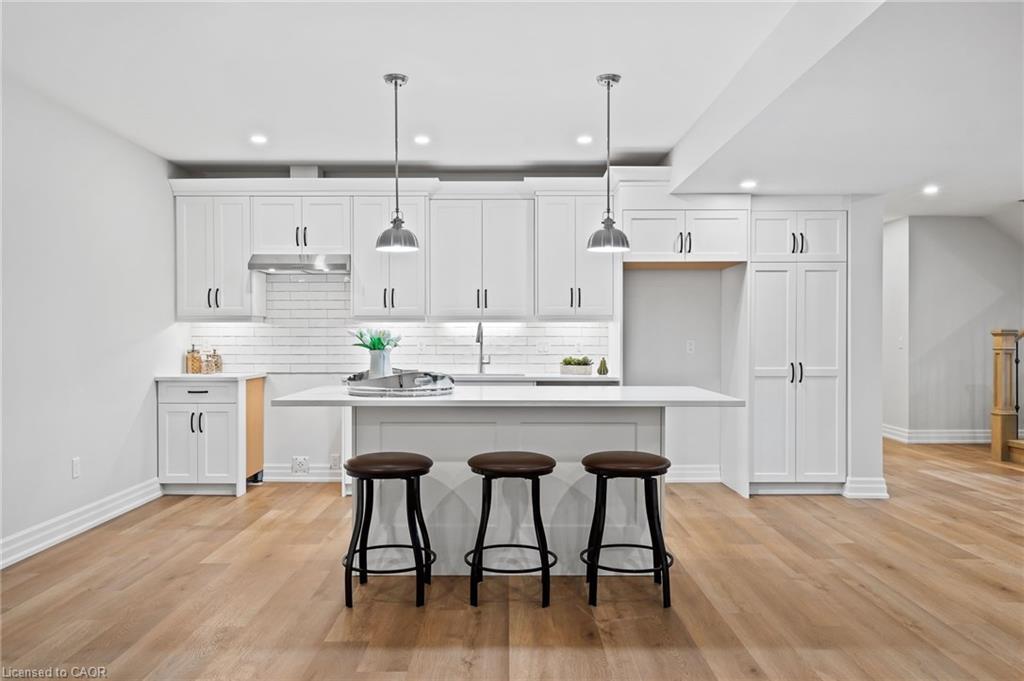 107 Millpond Road, Niagara-On-The-Lake, ON - Indoor Photo Showing Kitchen With Upgraded Kitchen