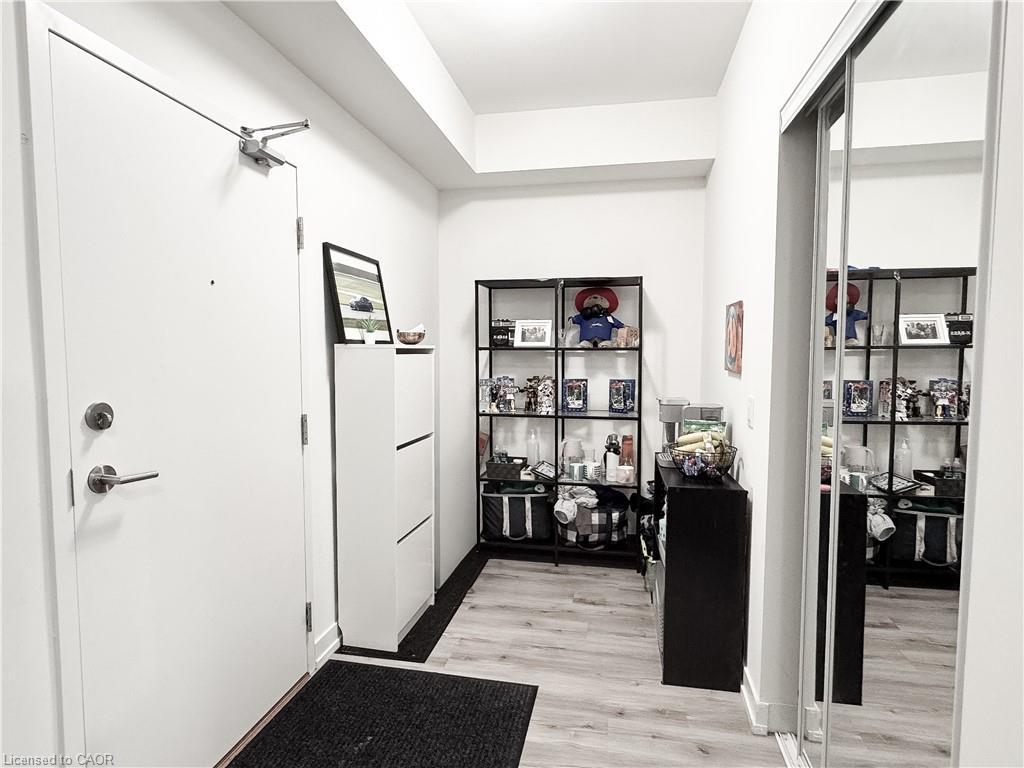 504-251 Northfield Drive E, Waterloo, ON - Indoor Photo Showing Other Room