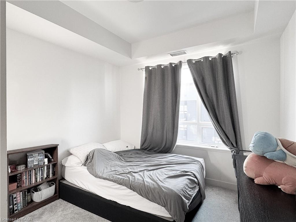 504-251 Northfield Drive E, Waterloo, ON - Indoor Photo Showing Bedroom