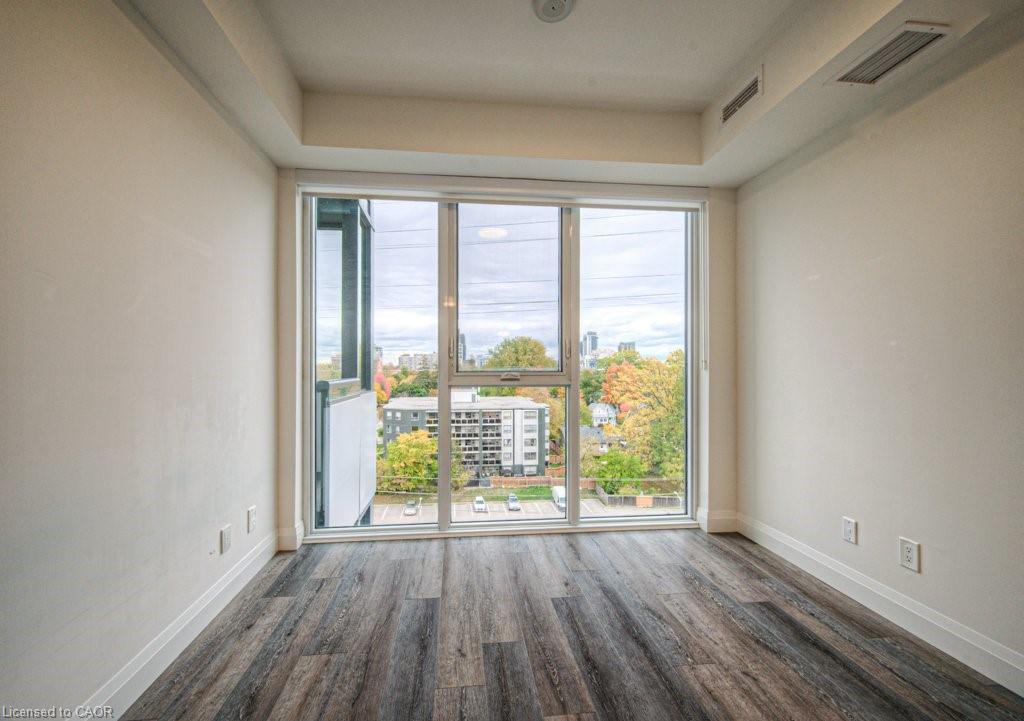 705-500 Brock Avenue, Burlington, ON - Indoor Photo Showing Other Room