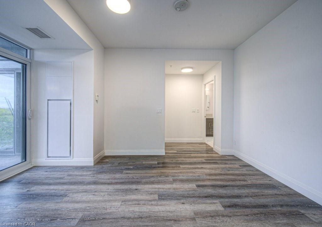 705-500 Brock Avenue, Burlington, ON - Indoor Photo Showing Other Room