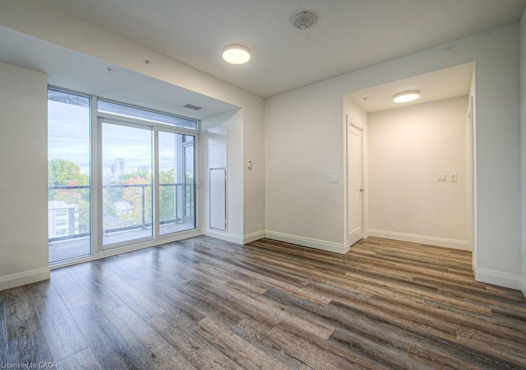 705-500 Brock Avenue, Burlington, ON - Indoor Photo Showing Other Room