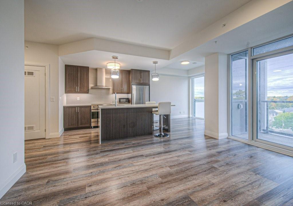 705-500 Brock Avenue, Burlington, ON - Indoor Photo Showing Kitchen