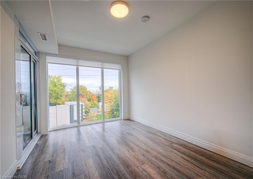 705-500 Brock Avenue, Burlington, ON - Indoor Photo Showing Other Room