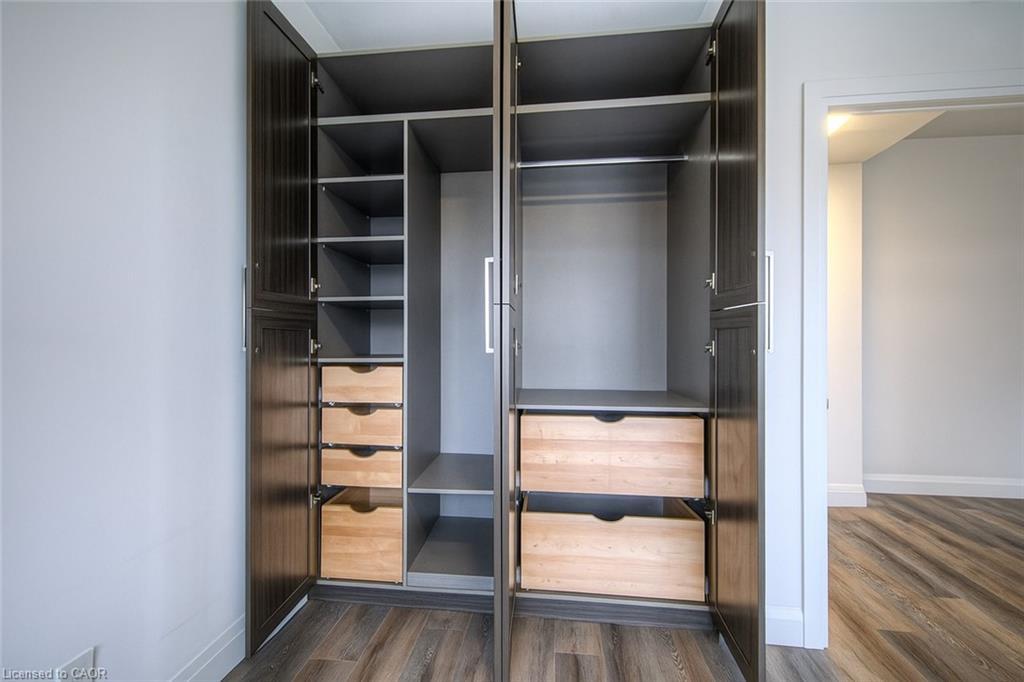 705-500 Brock Avenue, Burlington, ON - Indoor